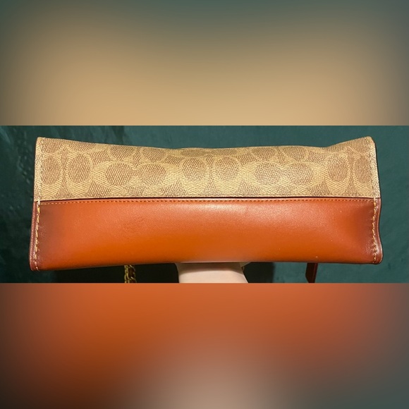 Coach Tea Rose Turnlock Bag! - Picture 8 of 14